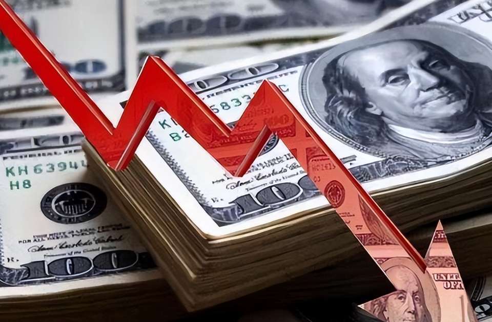 RMB Challenges Dollar Dominance 